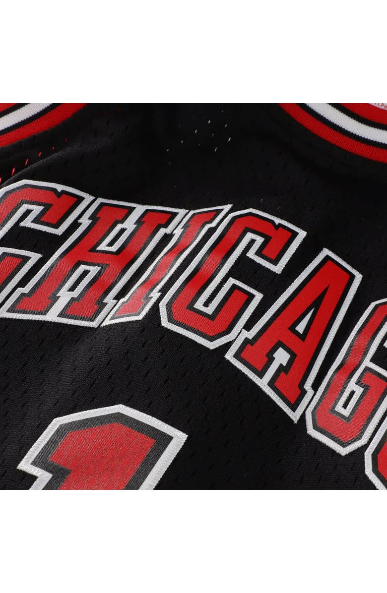 Mitchell & Ness Youth Mitchell & Ness Derrick Rose Black Chicago Bulls 2010/11 Hardwood Classics Swingman Jersey, Alternate, color, Black