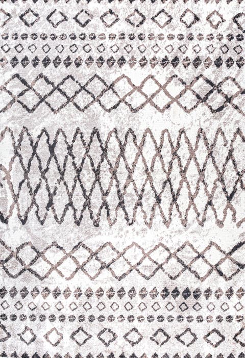 Aksil Moroccan Diamond Area Rug
