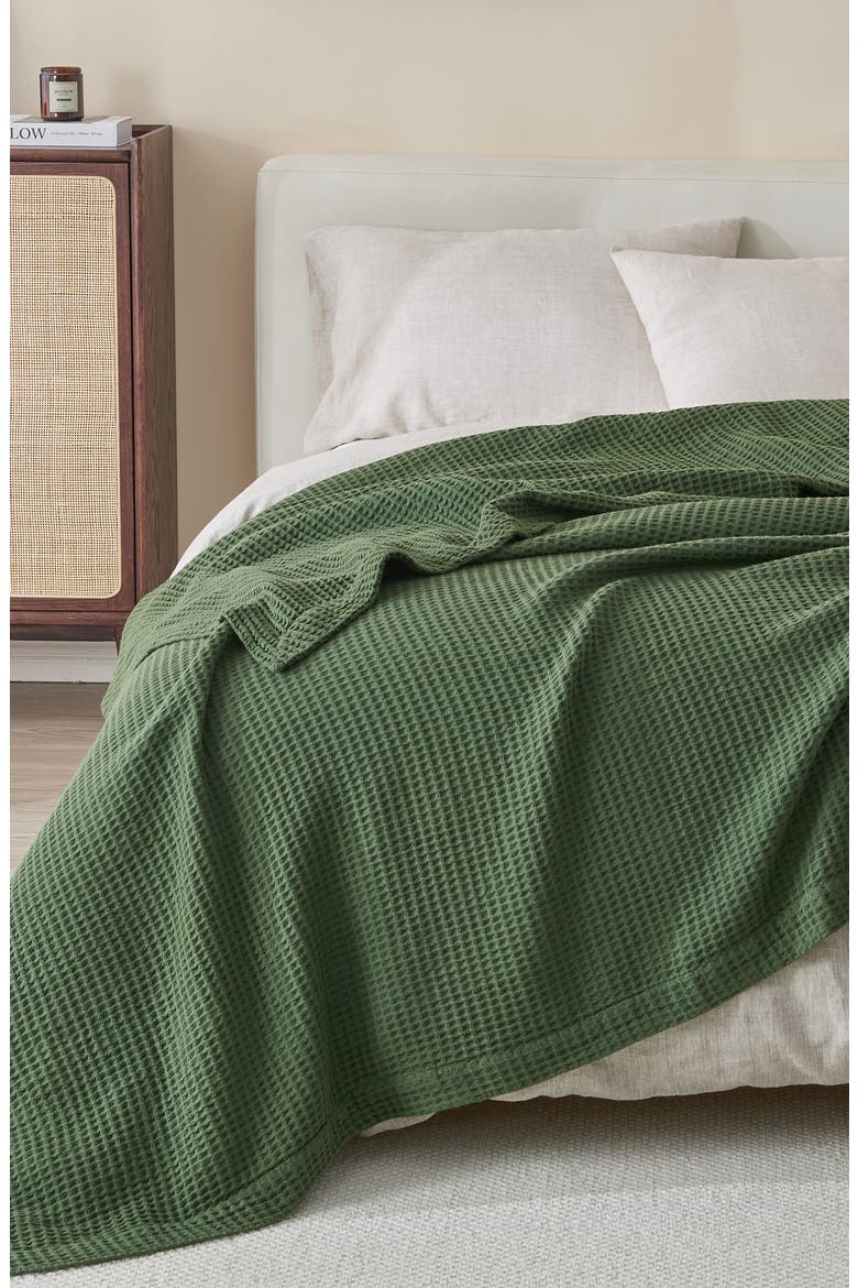 Super Soft Cotton All-Season Waffle Weave Throw Blanket, Alternate, color, FOREST GREEN