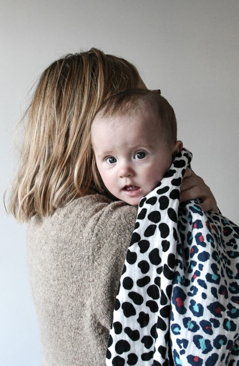 ETTA LOVES Animal Sensory Reversible 3-Layer Organic Cotton Muslin Blanket, Alternate, color, Animal Print Mixed