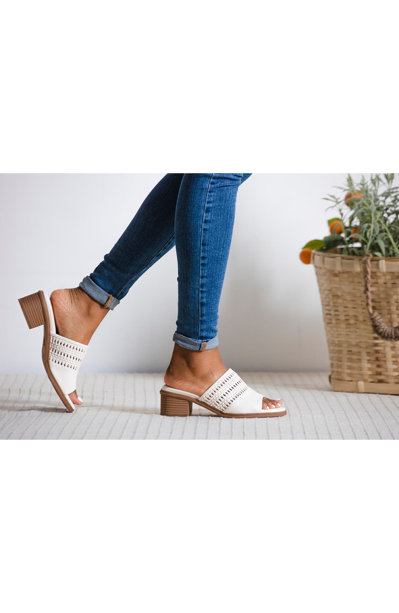 CLIFFS BY WHITE MOUNTAIN Corley Heeled Mule, Alternate, color, White/ Burnished/ Smooth