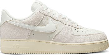 Air Force 1 '07 LV8 Basketball Sneaker