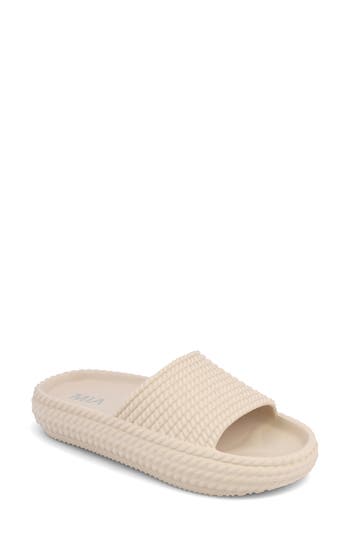 Mia Luvly Slide Sandal In Sand