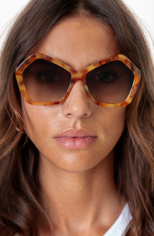 Illesteva Barbra Sunglasses In Brown