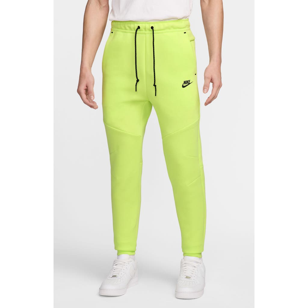 Nike Tech Fleece Joggers In Green