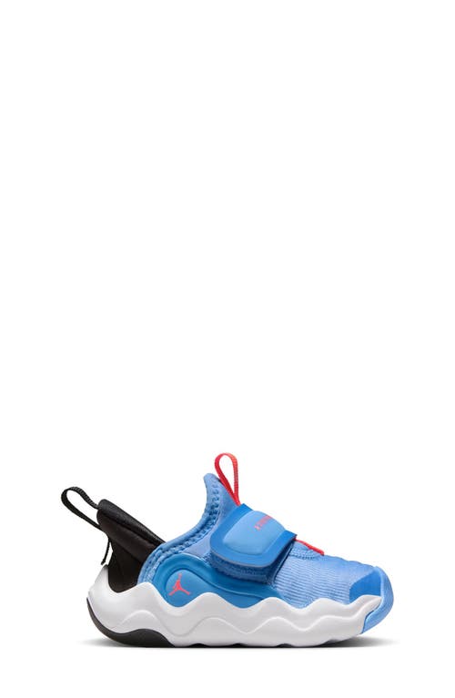 Nike 23/7.2 Easyon Sneaker In Multi