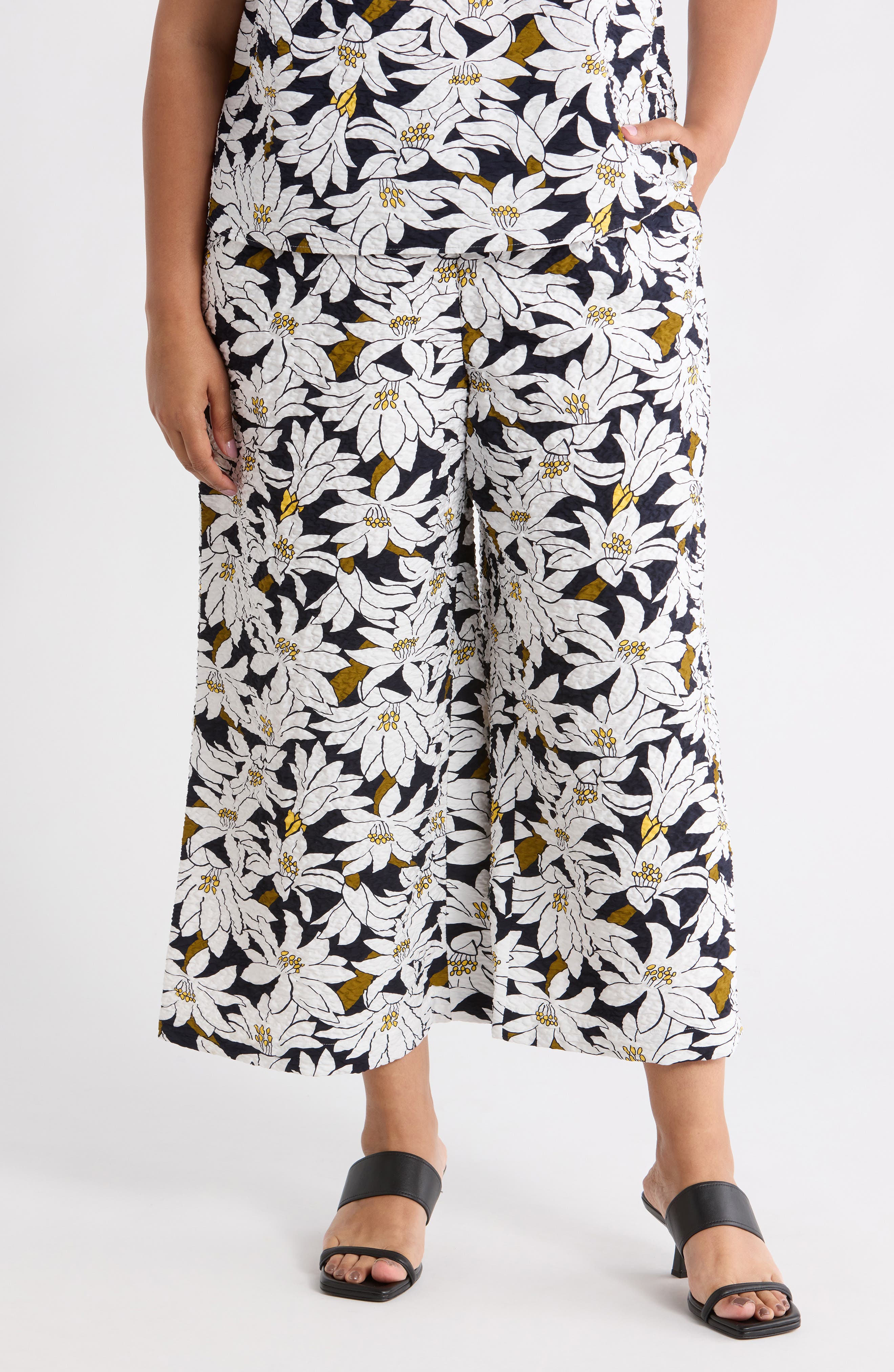 Adrianna Papell Crinkled Crop Pull-On Pants