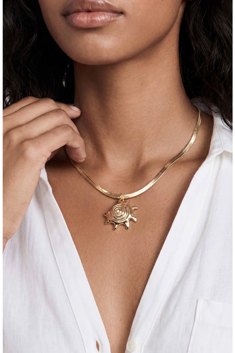 Mermaid Cove Conch Pendant Necklace, Alternate, color, GOLD