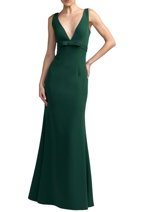 Crepe Sleeveless V Neck Sheath Gown With Bow