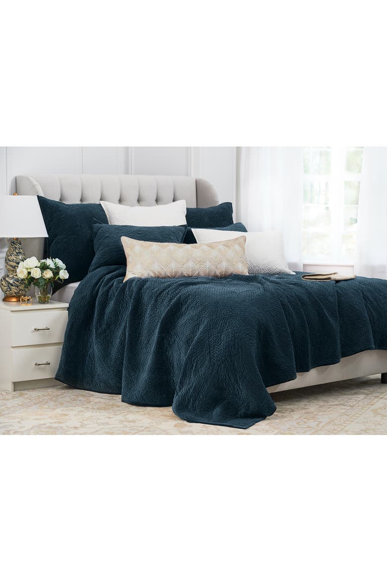 Vela Ink Queen Quilt, Main, color, Blue