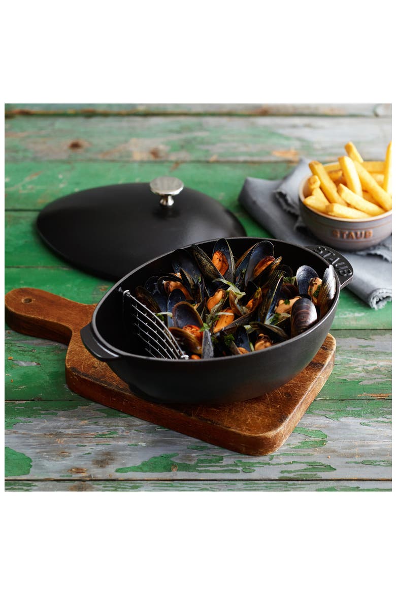 Cast Iron 2-Quart Mussel Pot, Alternate, color, MATTE BLACK
