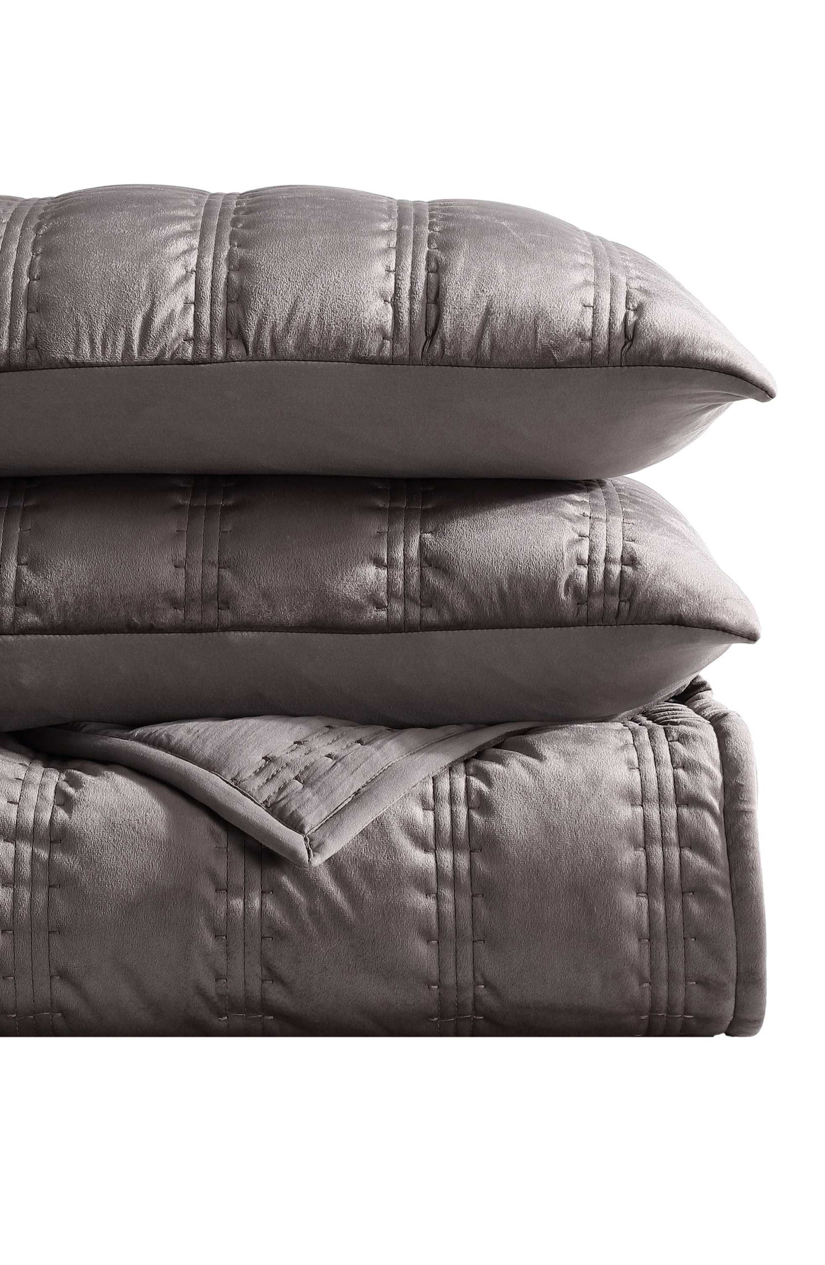 Vera Wang Velvet Linear Stitch Quilt Set