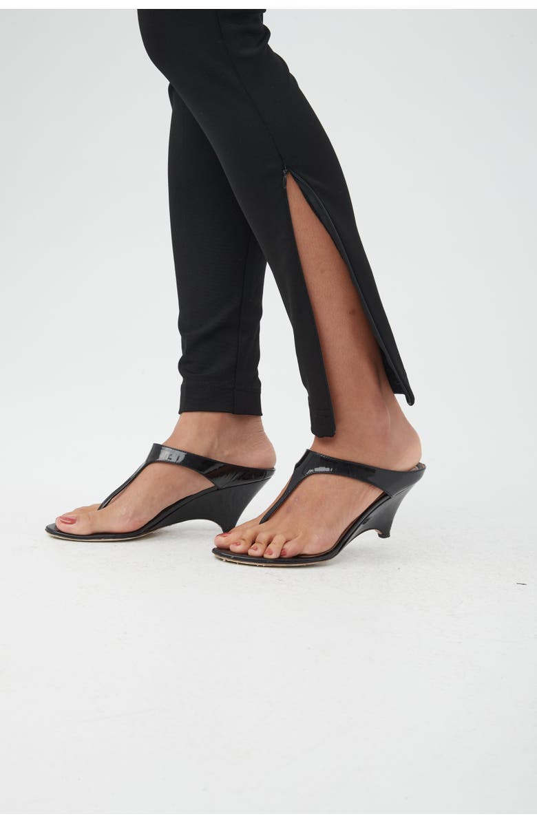 Trina Turk Dayo Skinny Ponte Legging, Alternate, color, Black