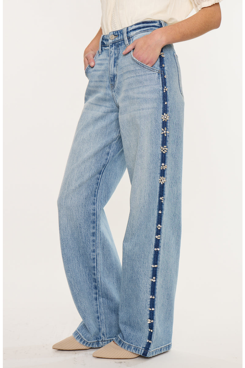 Gianna Low Slung Baggy Wide Jeans, Alternate, color, Medium Wash