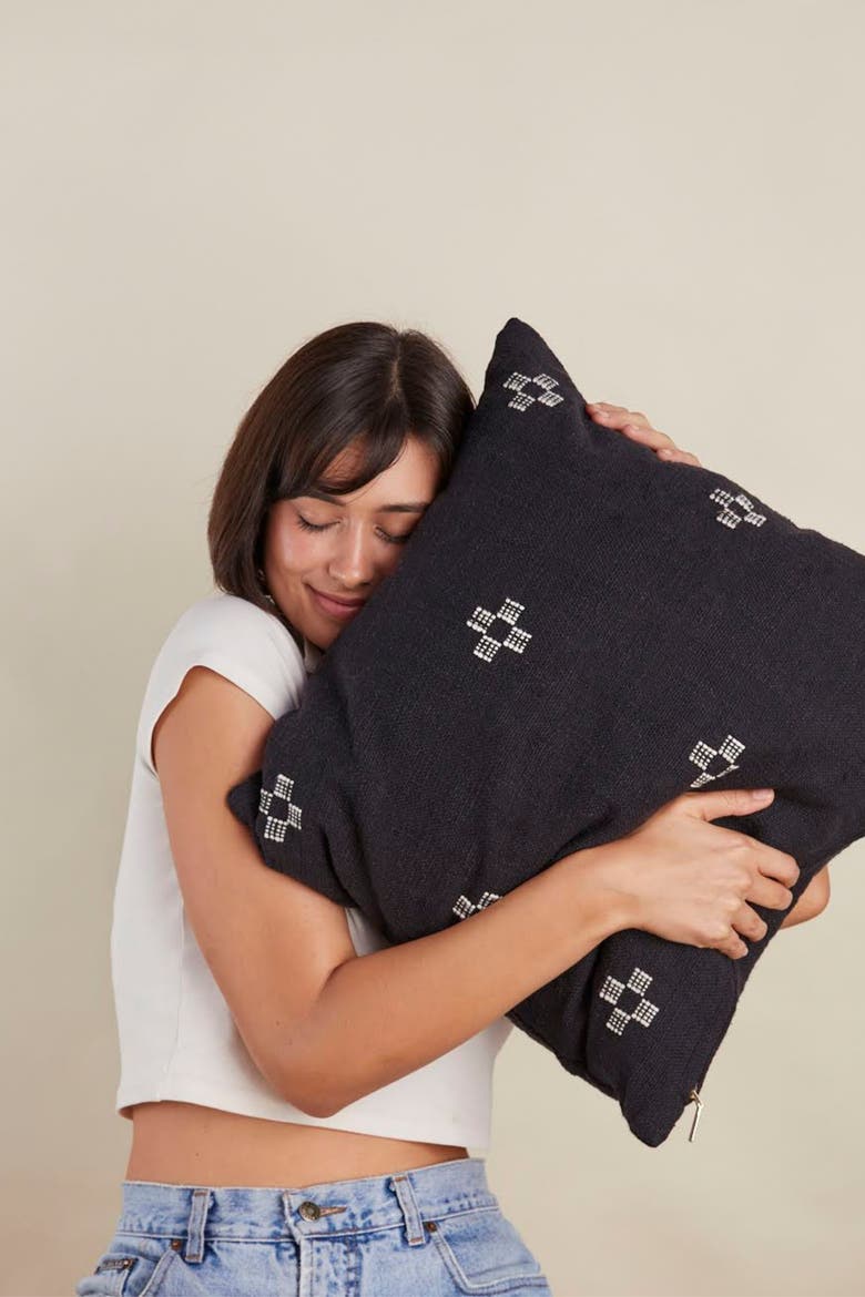 Marguerite Pillow Cover, Alternate, color, Black
