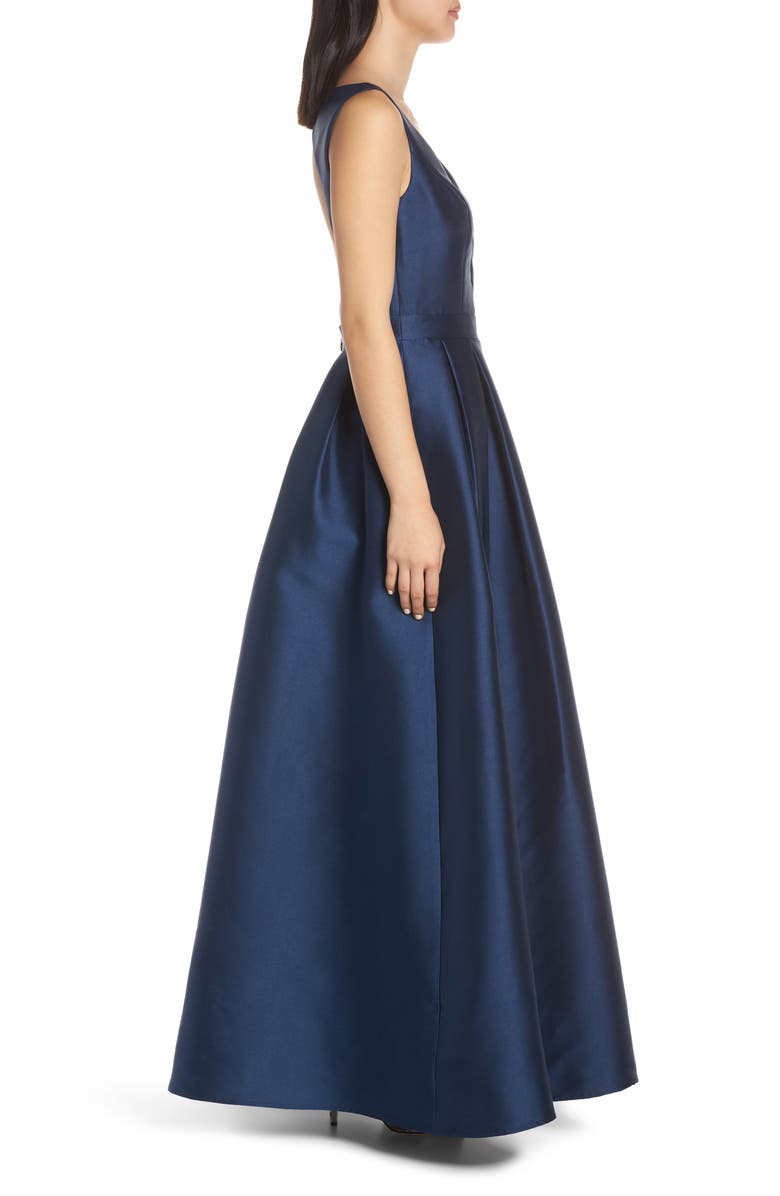 Chi Chi London Perla Back Cutout Evening Dress, Alternate, color, 