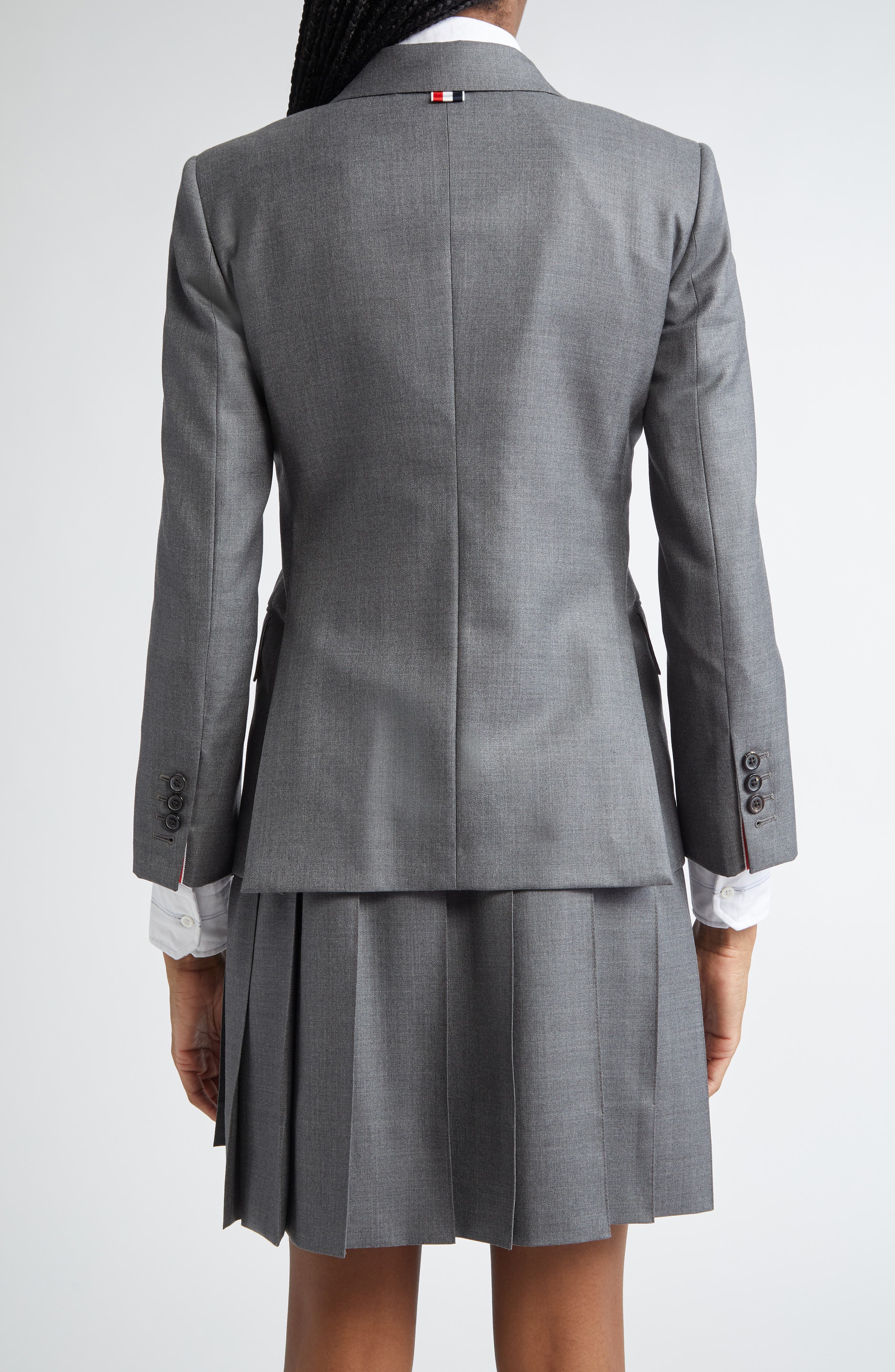 THOM BROWNE グレー スーツジャケット ネクタイネクタイピン付き 3fa95dea-fc66-4186-a476-