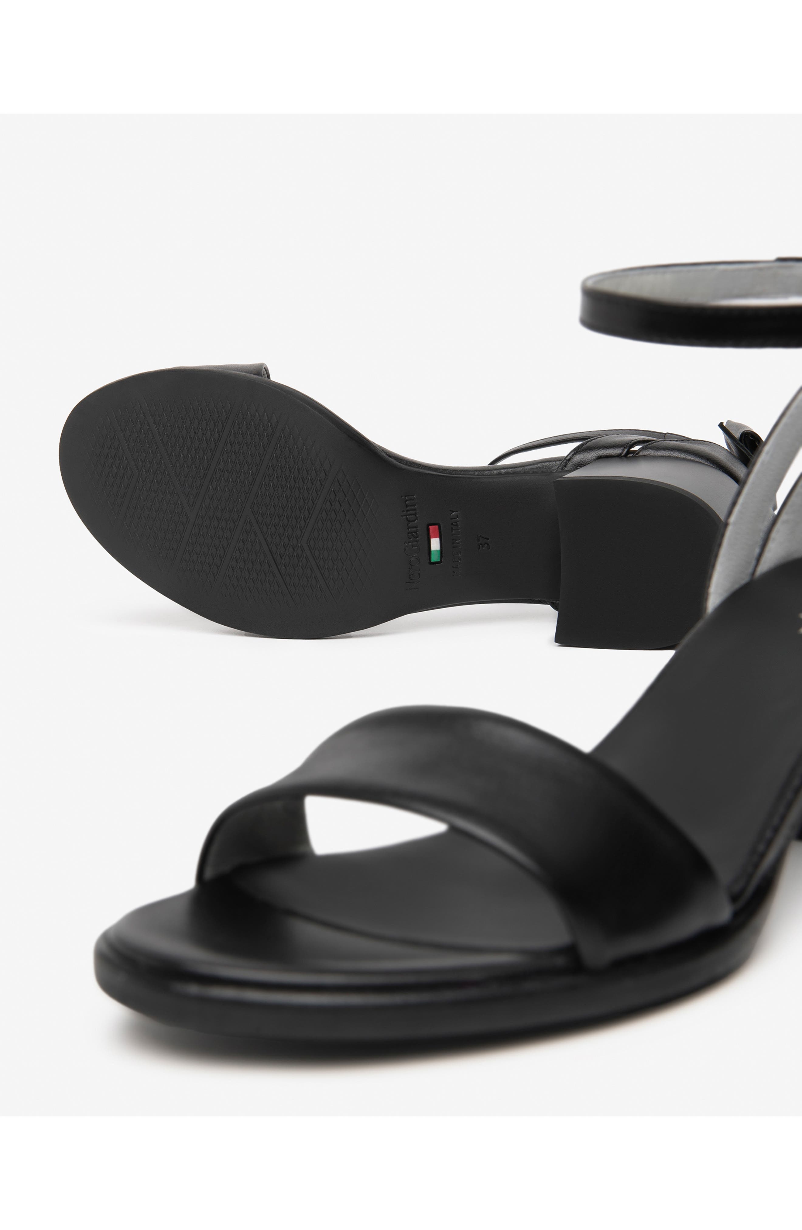 NeroGiardini Ankle Strap Block Heel Sandal, Alternate, color, Black