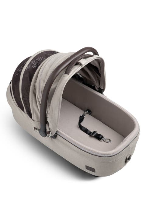 Maeve™ Medium Rigid Pet Car Seat