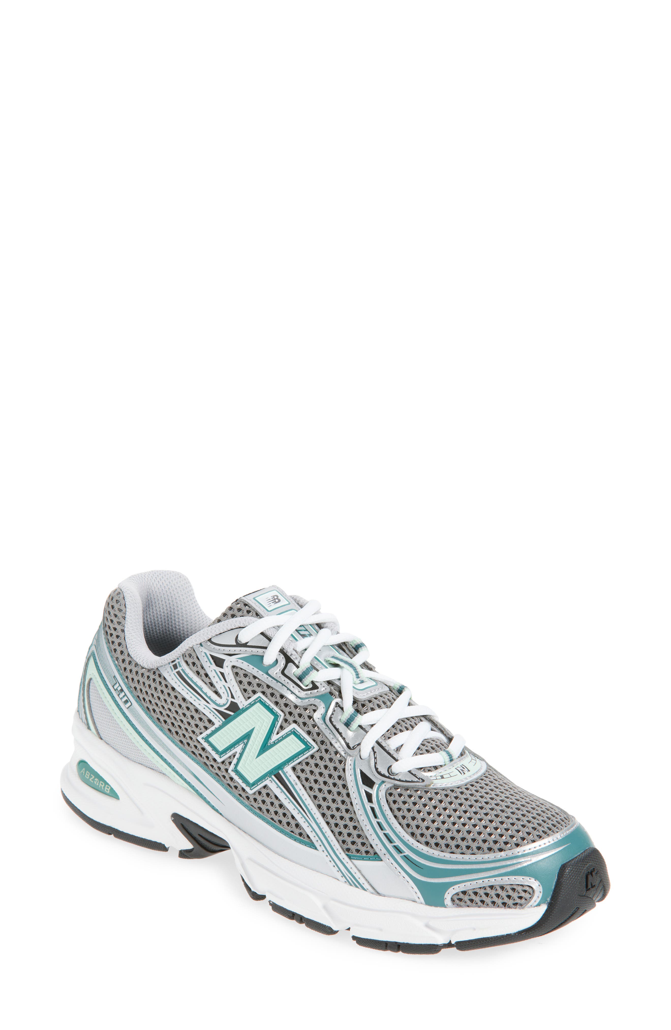New Balance Gender Inclusive 740 Sneaker