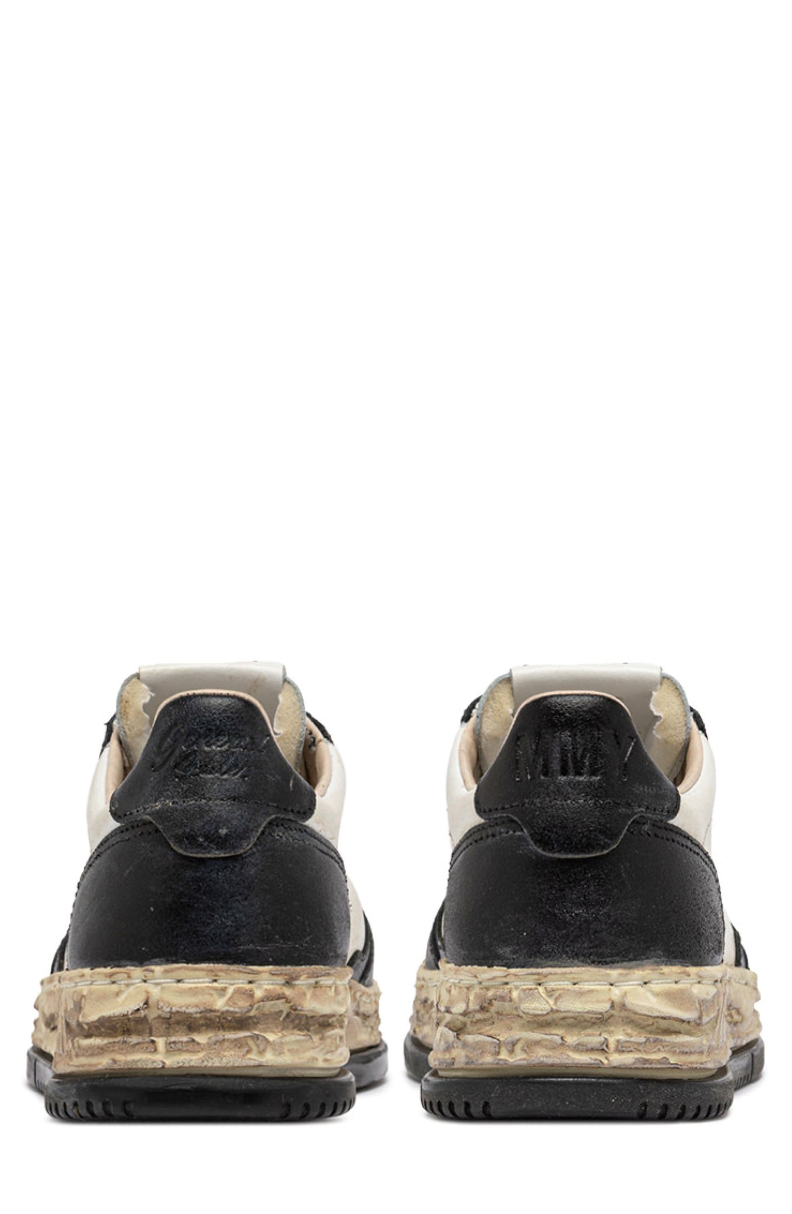 AUTRY Medalist Super Vintage Low Sneaker, Alternate, color, White/ Black