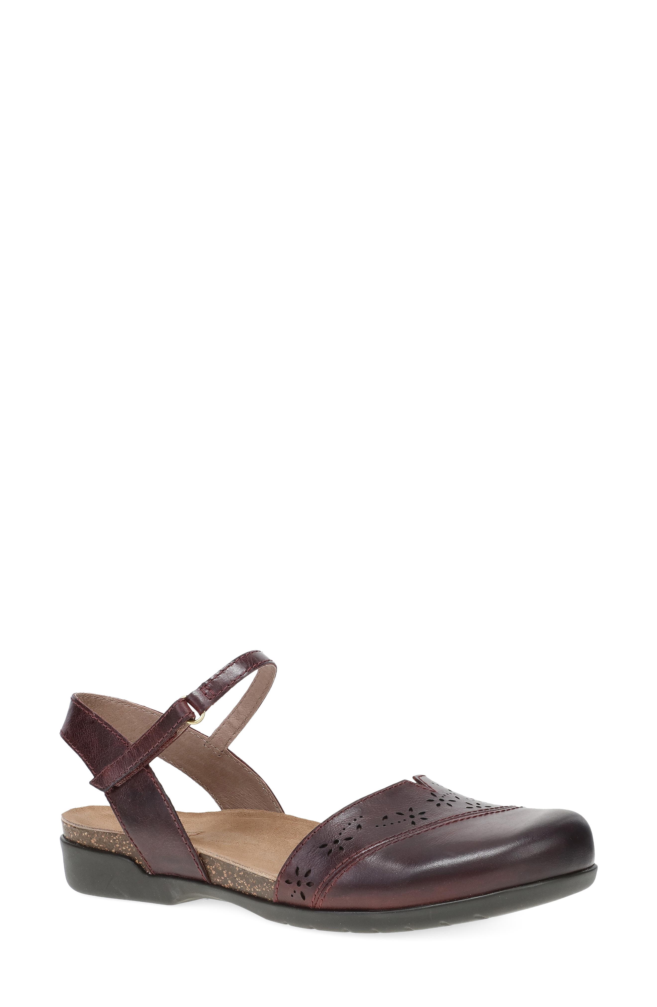 Rowan Flat, Main, color, WINE/ WINE