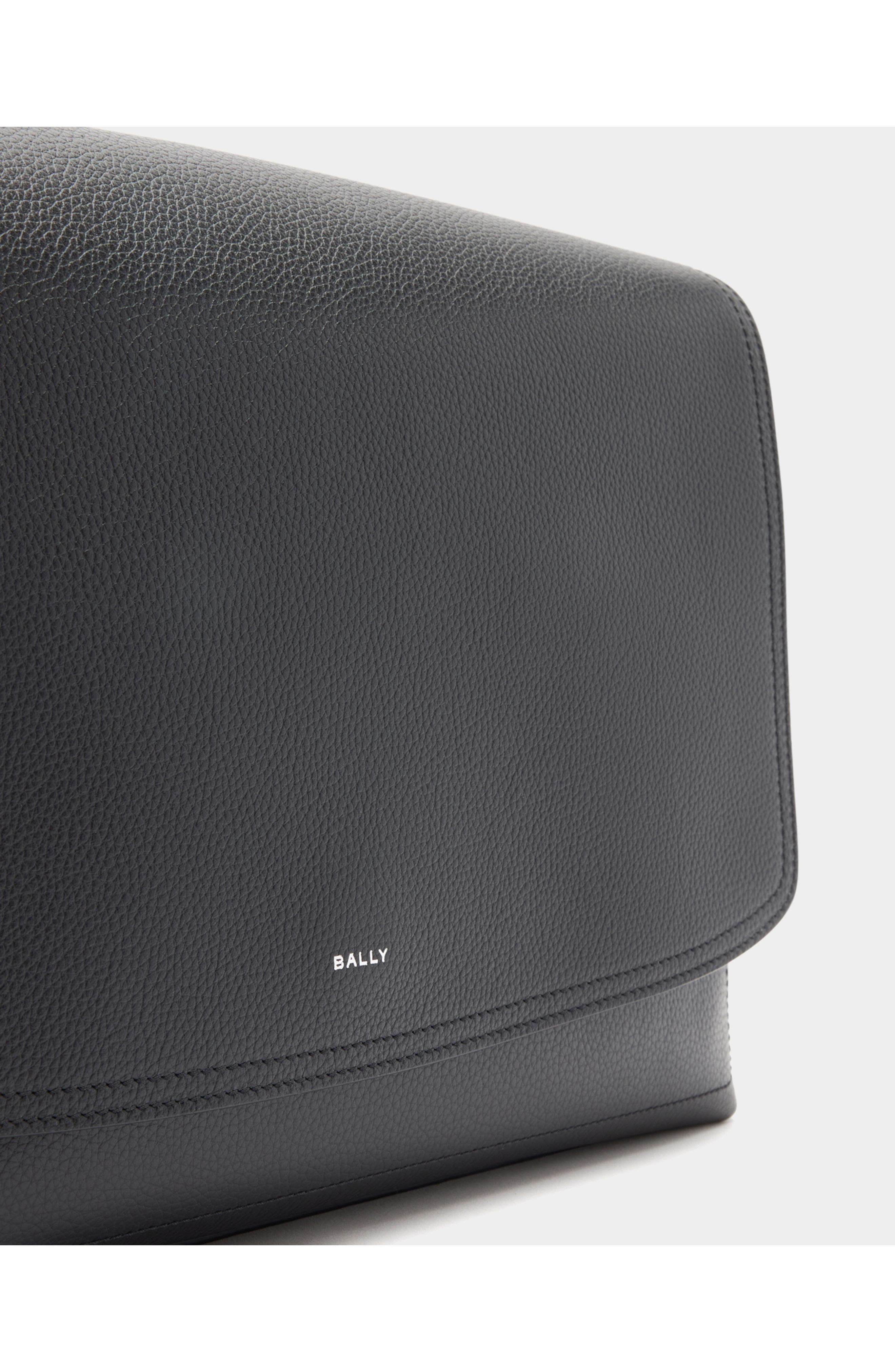 Bally Capitol Messenger Bag in Grained Leather, Alternate, color, 