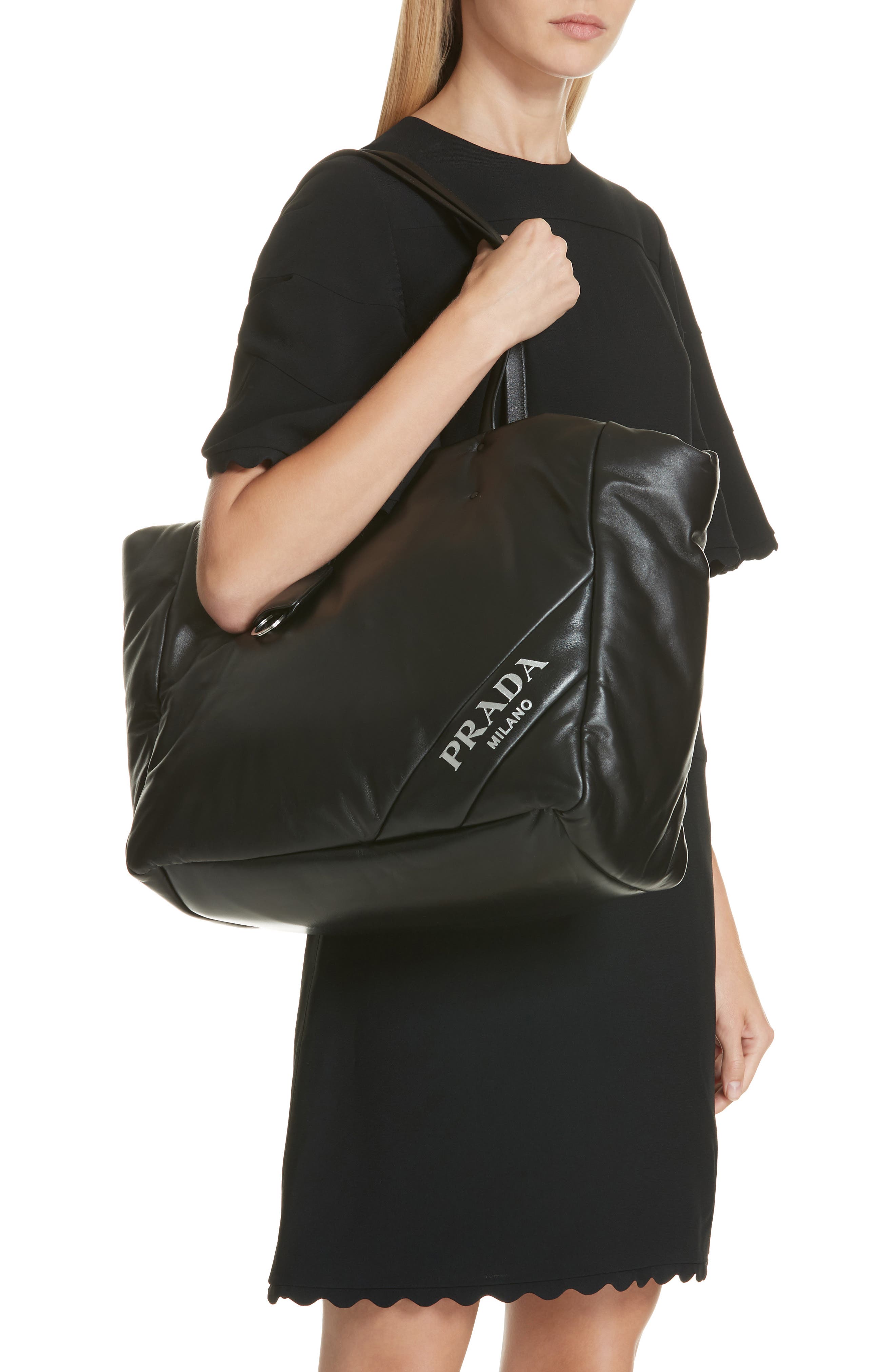 Nappy Calfskin Leather Tote, Alternate, color, NERO/ COBALTO