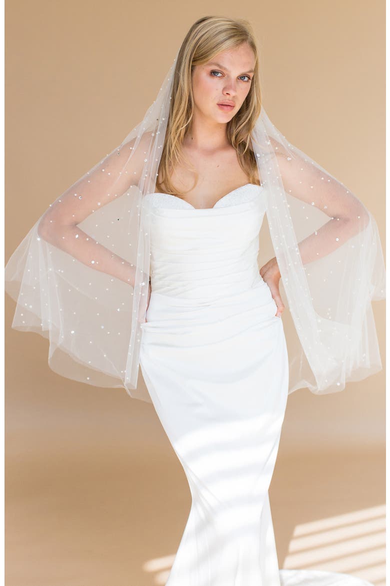 Oona Fingertip Blusher Veil (Nordstrom Exclusive), Main, color, IVORY