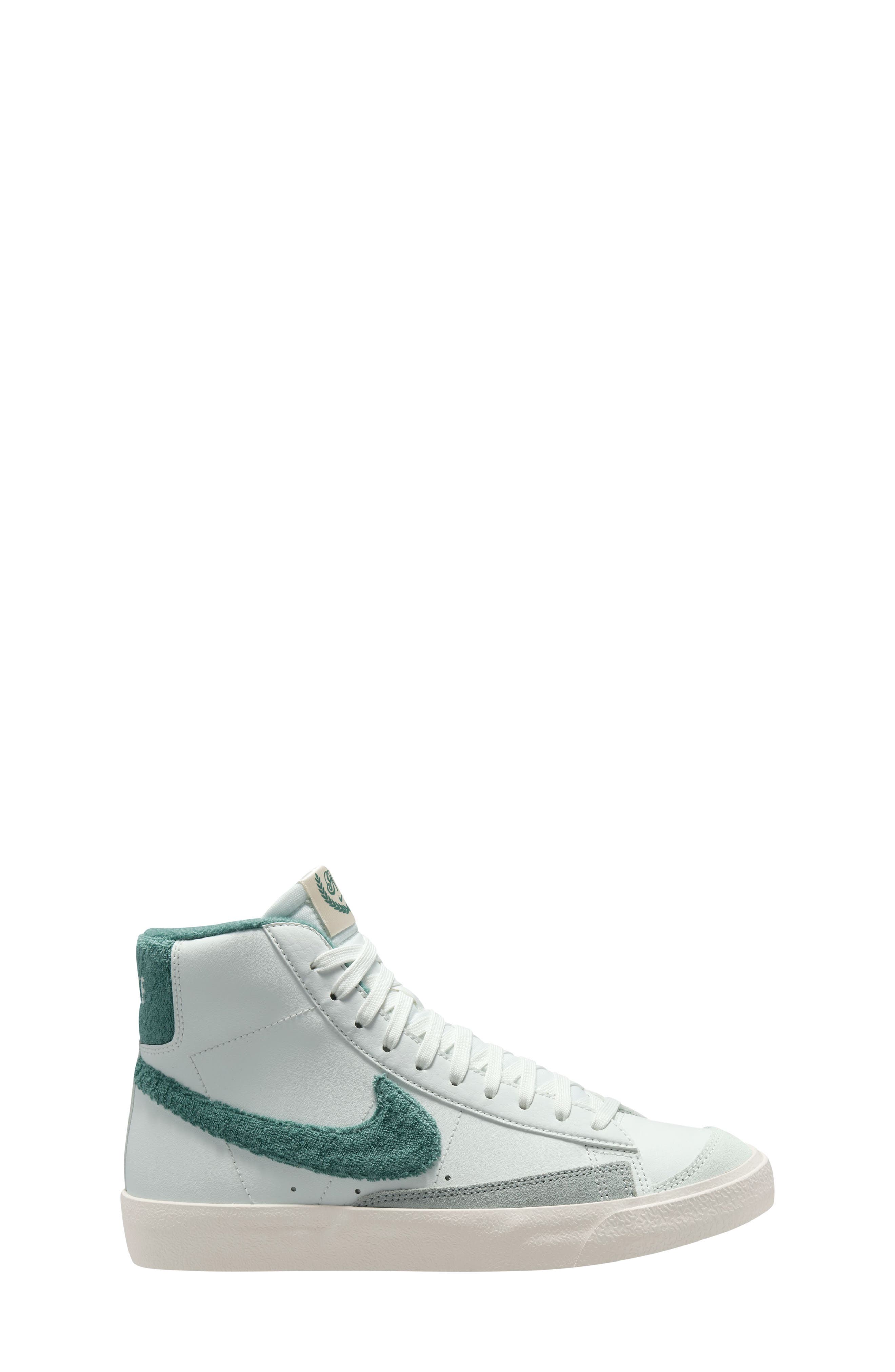 Nike Kids' Blazer Mid '77 SE Sneaker, Main, color, 100 Smtwht/Bicstl