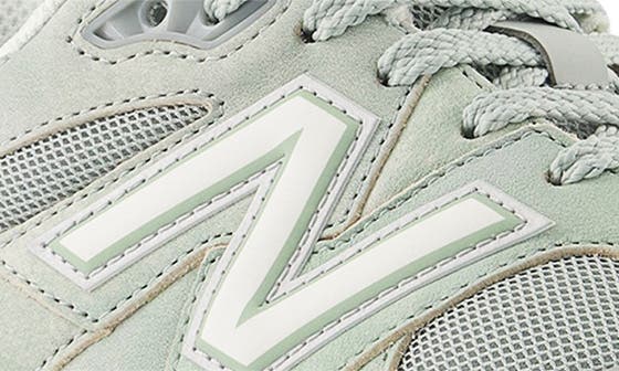Женские кроссовки New Balance Gender Inclusive 9060 Sneaker — фото 6