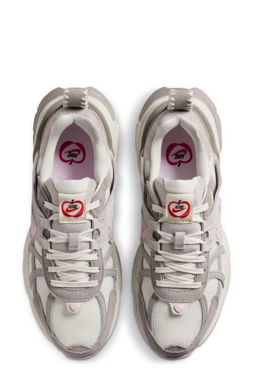 Nike V2k Run Sneaker