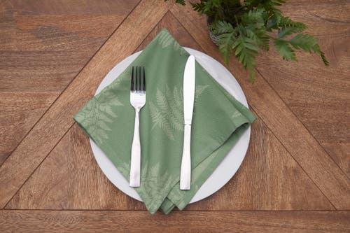 C & F Home C&f Home Botanical Jacquard Woven Reversible Machine Washable Hemstitch Napkins Set Of 6 In Green