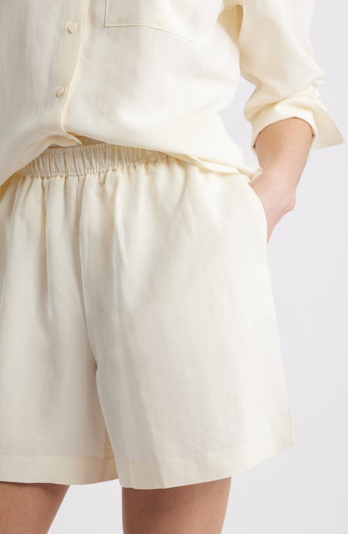 Nordstrom Elastic Waist Shorts In Ivory Tofu
