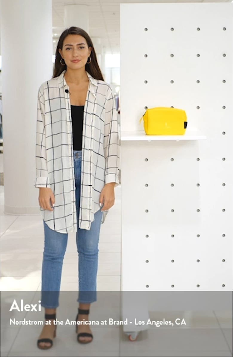 Small Waterproof Wash Bag, sales video thumbnail