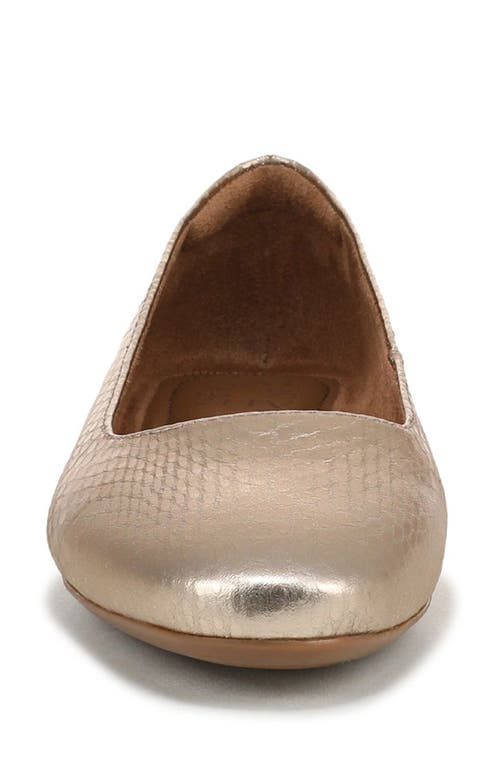 Naturalizer Kelley Ballet Flat In Gold