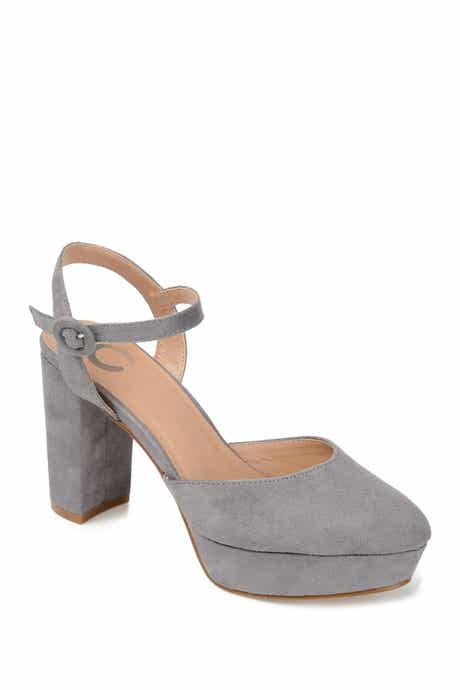 JOURNEE Roslynn Almond Toe Pump