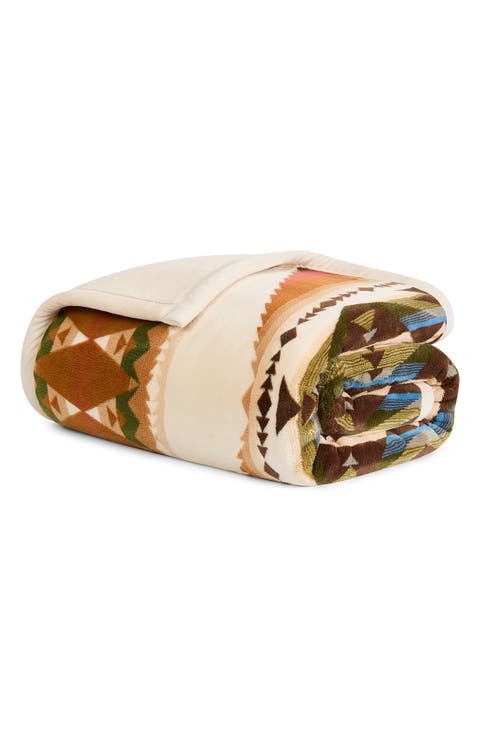 Solstice Canyon Plush Throw Blanket