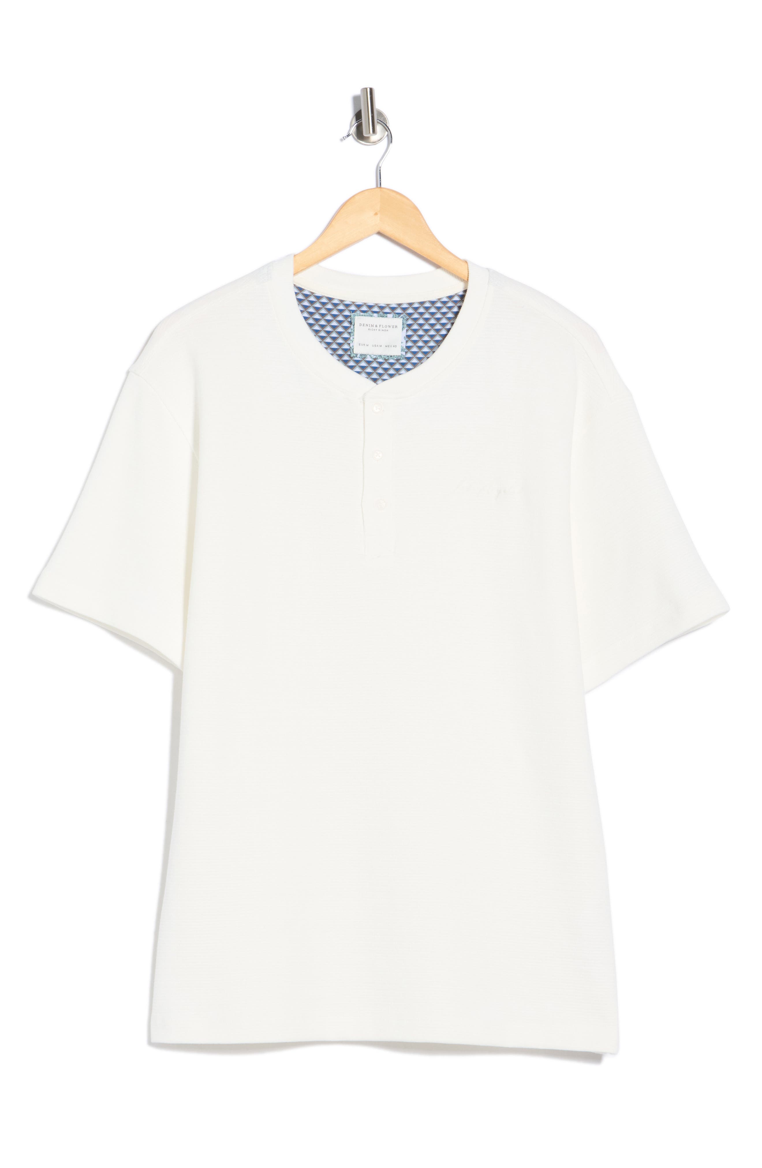 DENIM AND FLOWER Tonal Embroidery Short Sleeve Henley