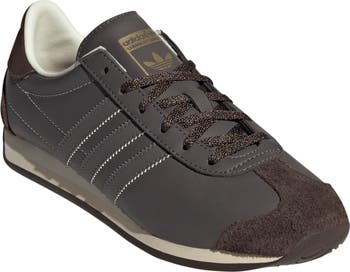 Country Low Top Sneaker