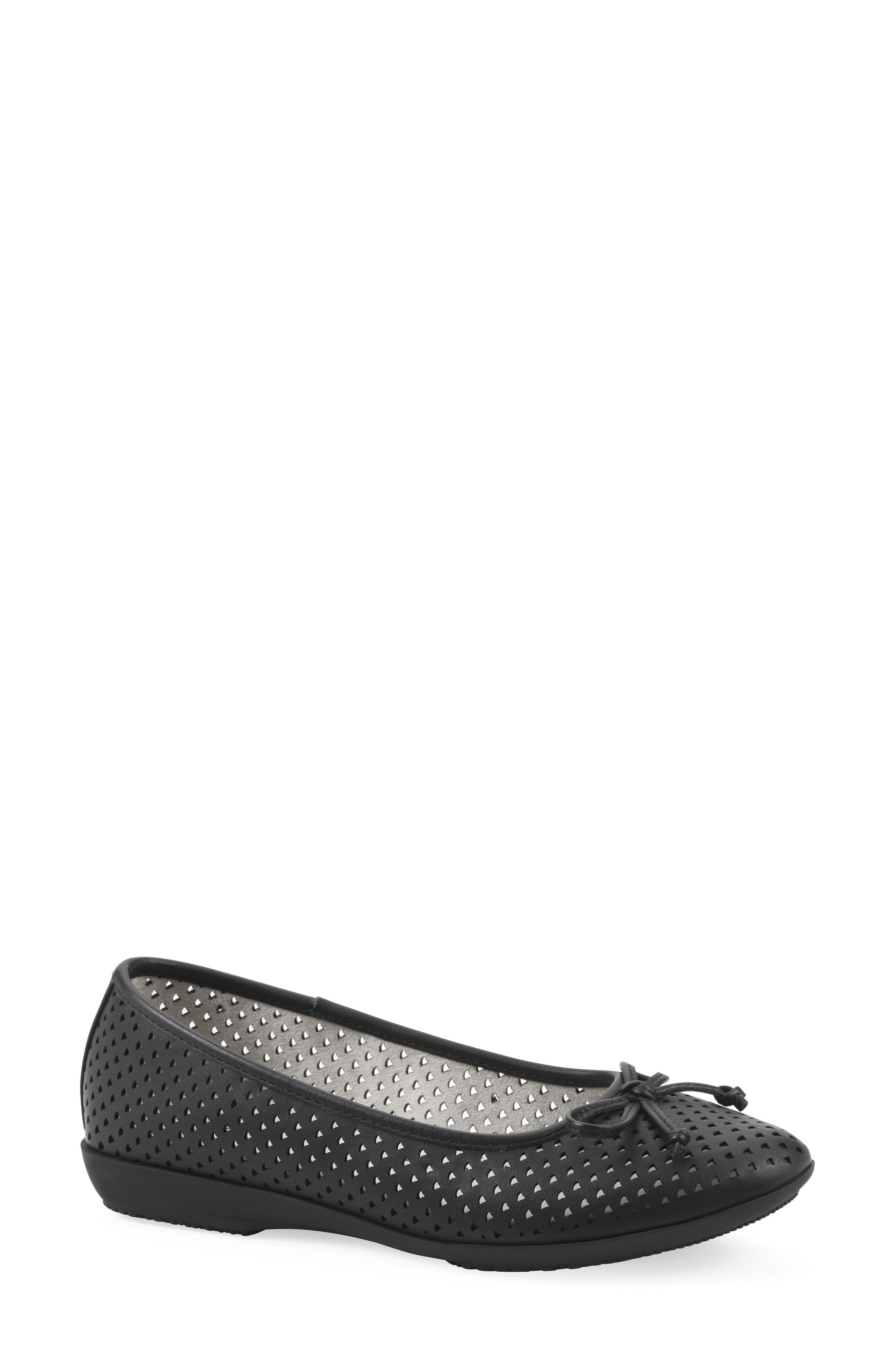 CLIFFS BY WHITE MOUNTAIN Carris Perforated Ballet Flat