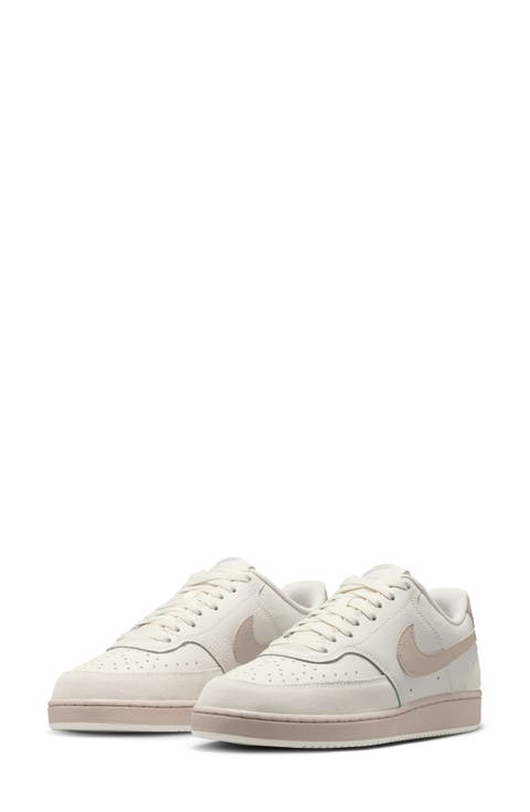 Court Vision Low Sneaker