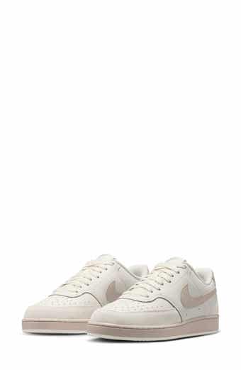 Court Vision Low Sneaker