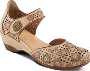 L'Artiste by Spring Step Americana Floral Perforated Pump