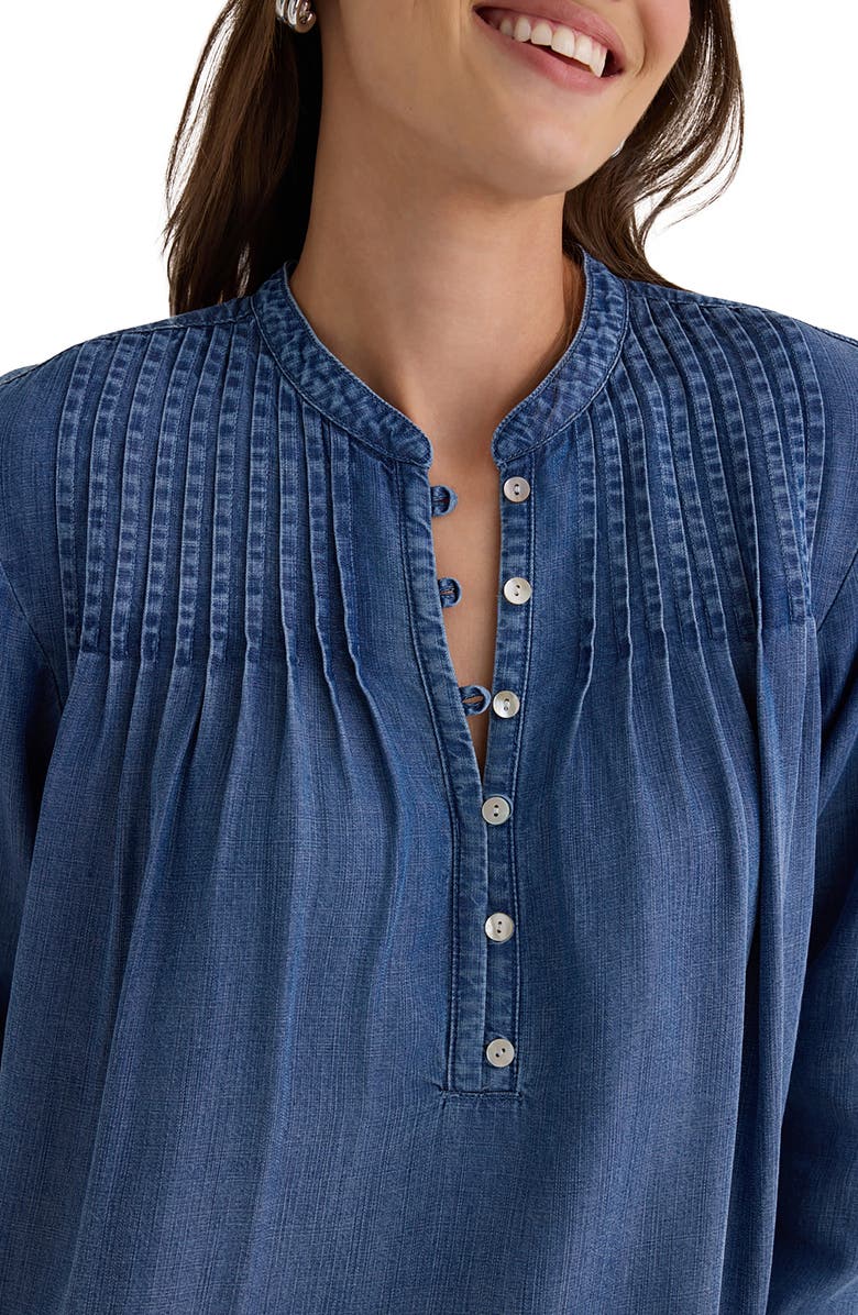 Bella Dahl Pintuck Denim Top, Alternate, color, Skyline Spray Wash