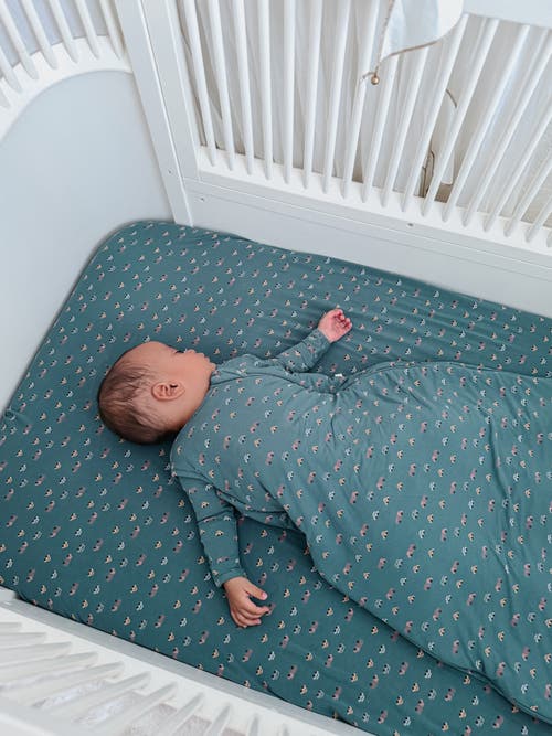 Gunamuna Crib Sheet In Gray
