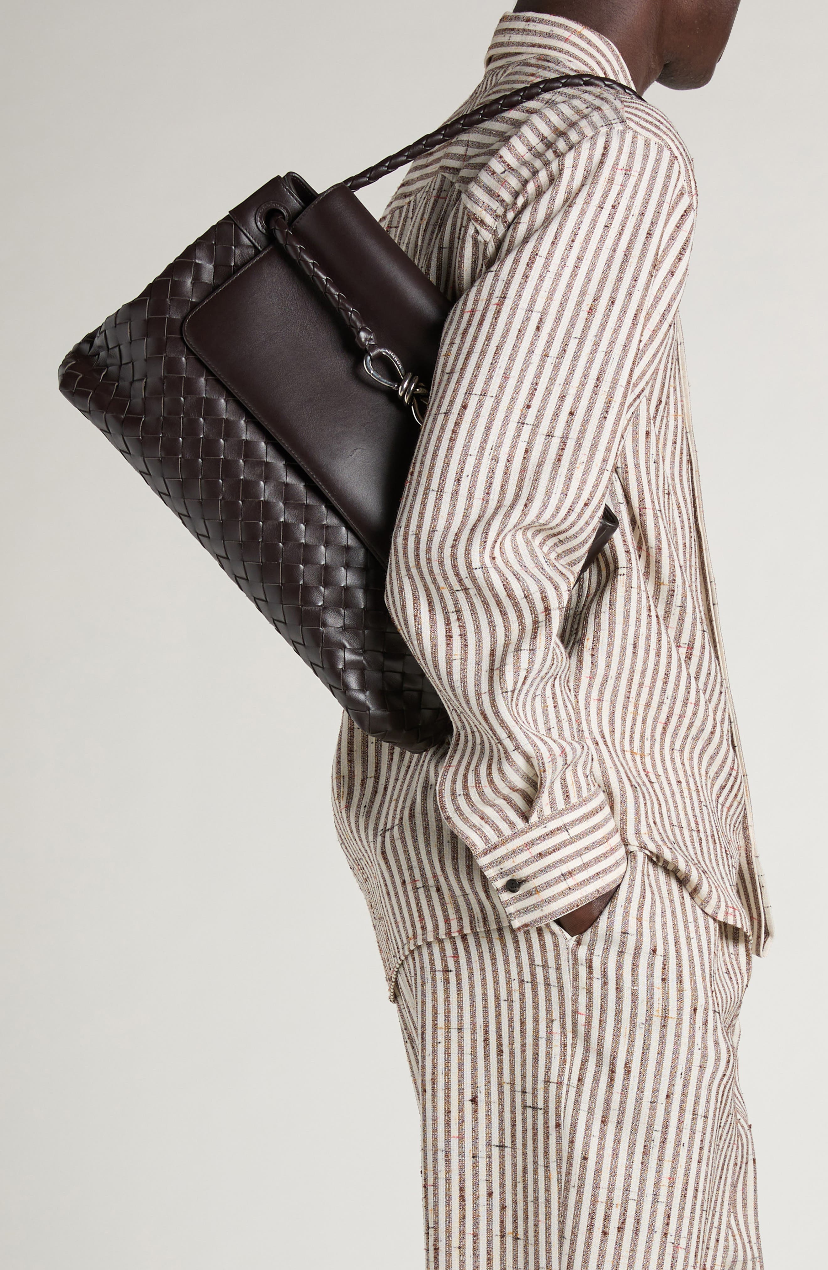 Bottega Veneta Medium Andiamo Leather Messenger Bag, Alternate, color, 