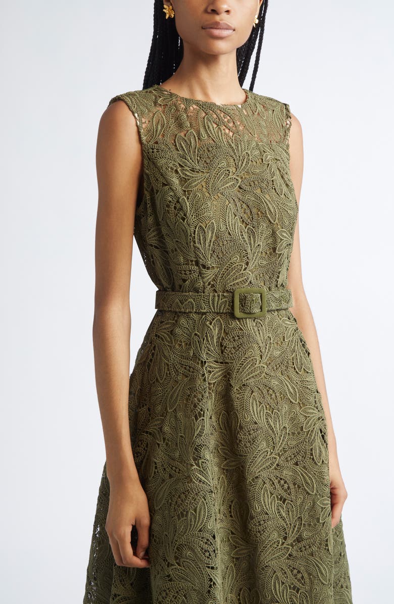 Oscar de la Renta O Flower Stud Earrings, Alternate, color, Gold