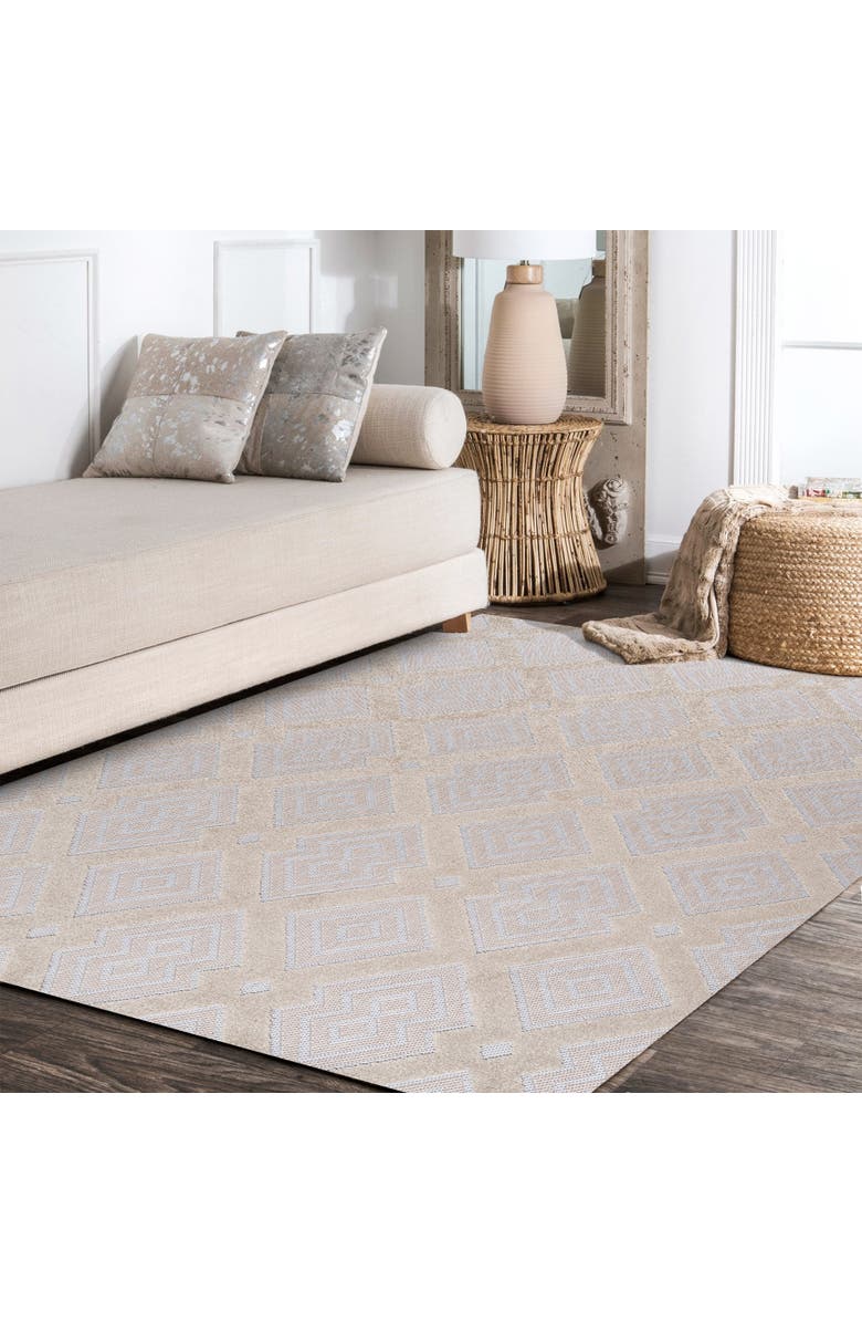 JONATHAN Y Duwun High-Low Pile Ogee Trellis Tone-on-Tone Indoor/Outdoor Area Rug, Alternate, color, Beige/Gray