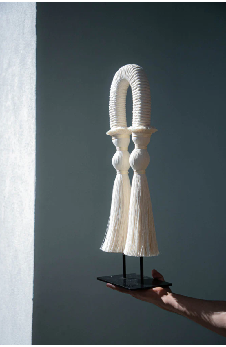 Caralarga Aldeana Sculpture, Alternate, color, White